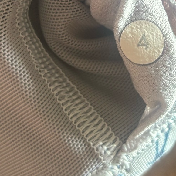 Lululemon free to be sports bra - Picture 2 of 3